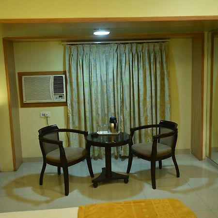 Hotel Poonam Райпур Экстерьер фото